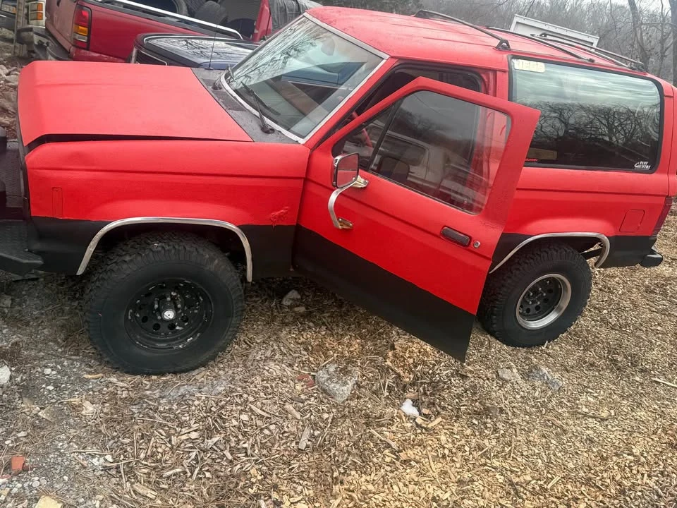 1988 Ford Bronco 4th Gen - Image 2 of 17