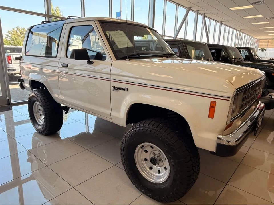 1988 Ford Bronco 4th Gen - Image 2 of 16