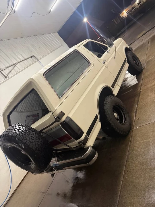 1988 Ford Bronco 4th Gen - Image 2 of 11