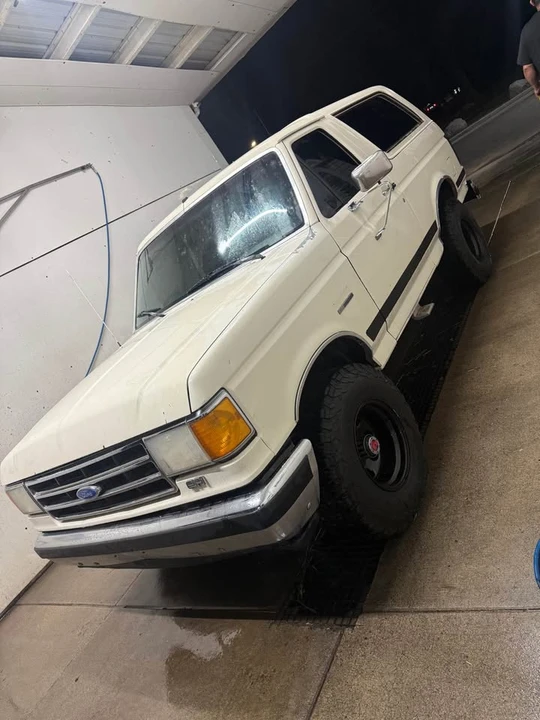 1988 Ford Bronco 4th Gen - Image 3 of 11