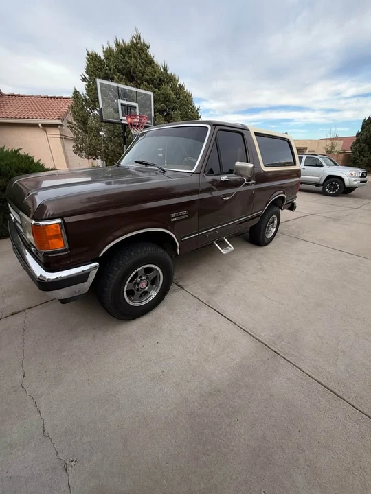 1988 Ford Bronco 4th Gen - Image 2 of 11