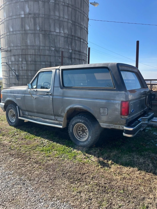 1988 Ford Bronco 4th Gen - Image 2 of 15