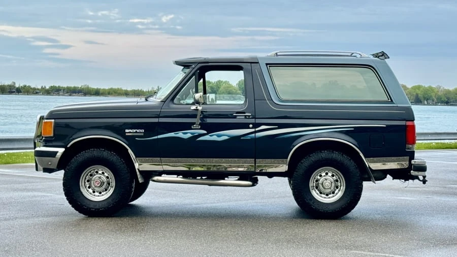 1988 Ford Bronco 4th Gen - Image 2 of 31