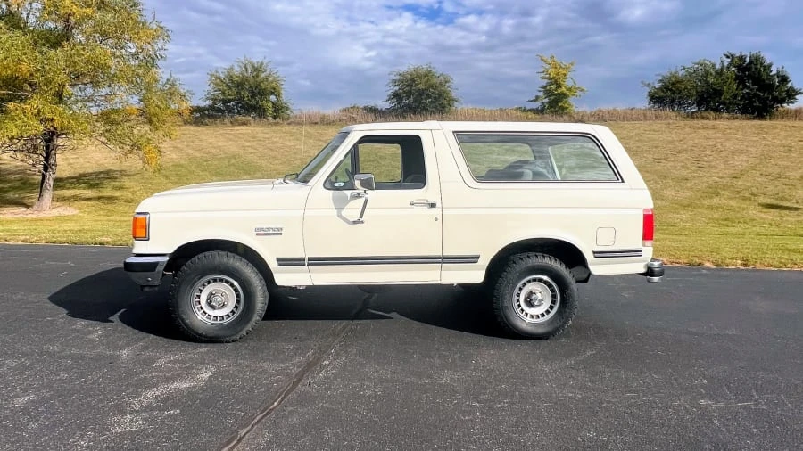1988 Ford Bronco 4th Gen - Image 2 of 15