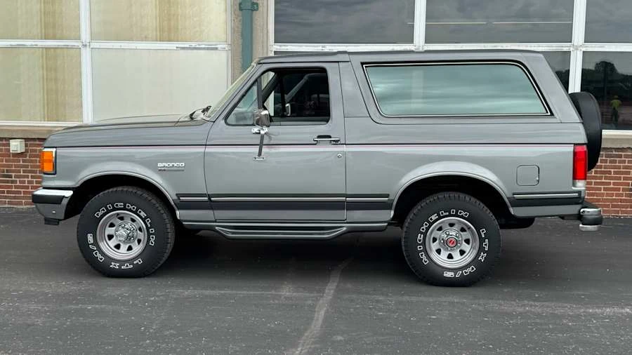 1988 Ford Bronco 4th Gen - Image 2 of 13