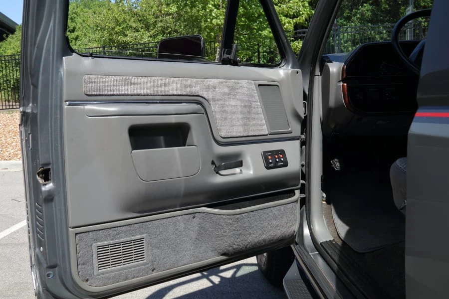 1988 Ford Bronco 4th Gen - Image 19 of 30