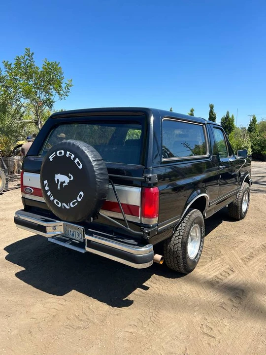 1988 Ford Bronco 4th Gen - Image 2 of 11