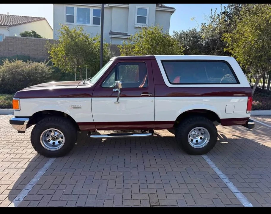 1988 Ford Bronco 4th Gen - Image 2 of 11