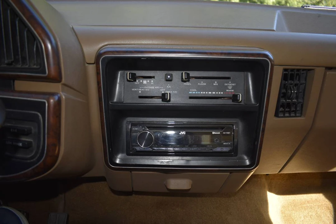 1988 Ford Bronco 4th Gen - Image 10 of 13