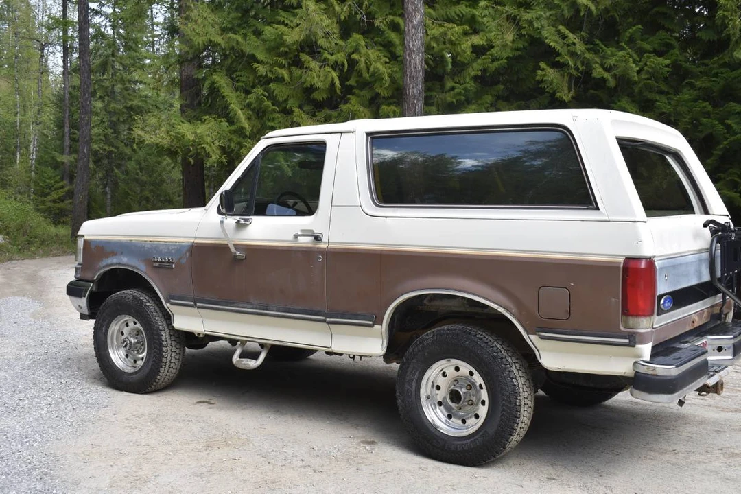 1988 Ford Bronco 4th Gen - Image 2 of 13