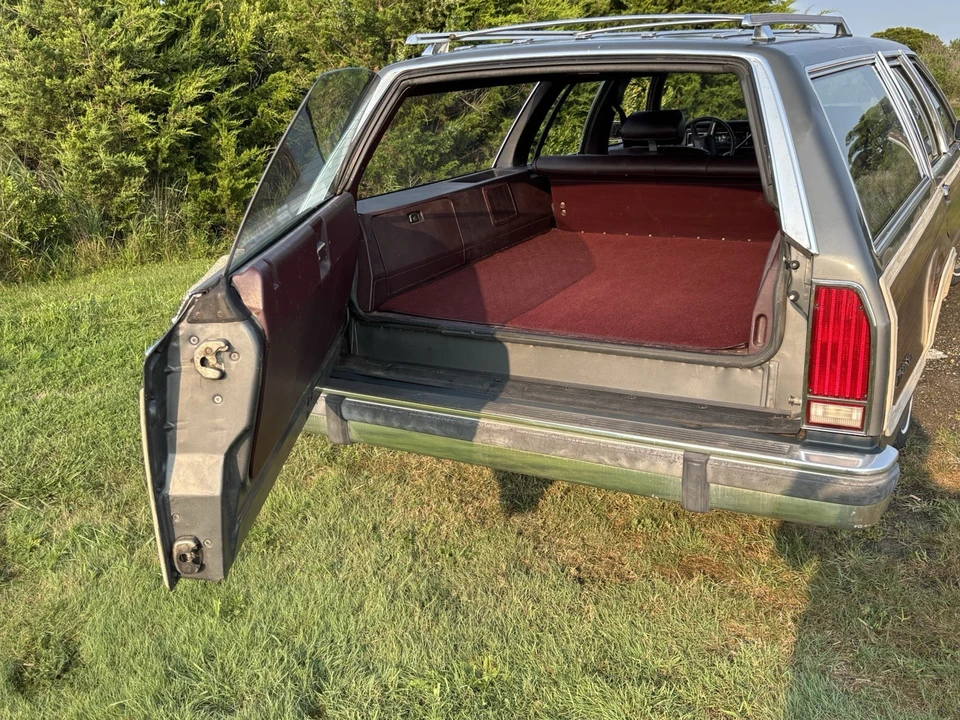 1988 Ford Country Squire - Image 4 of 10