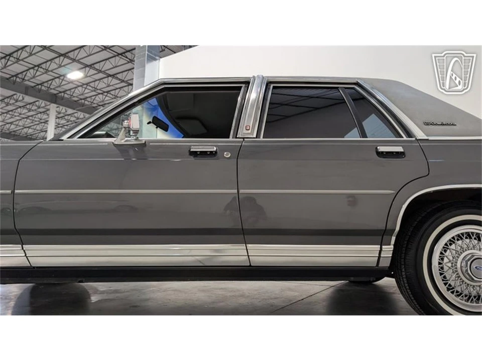 1988 Ford Crown Victoria - Image 31 of 31