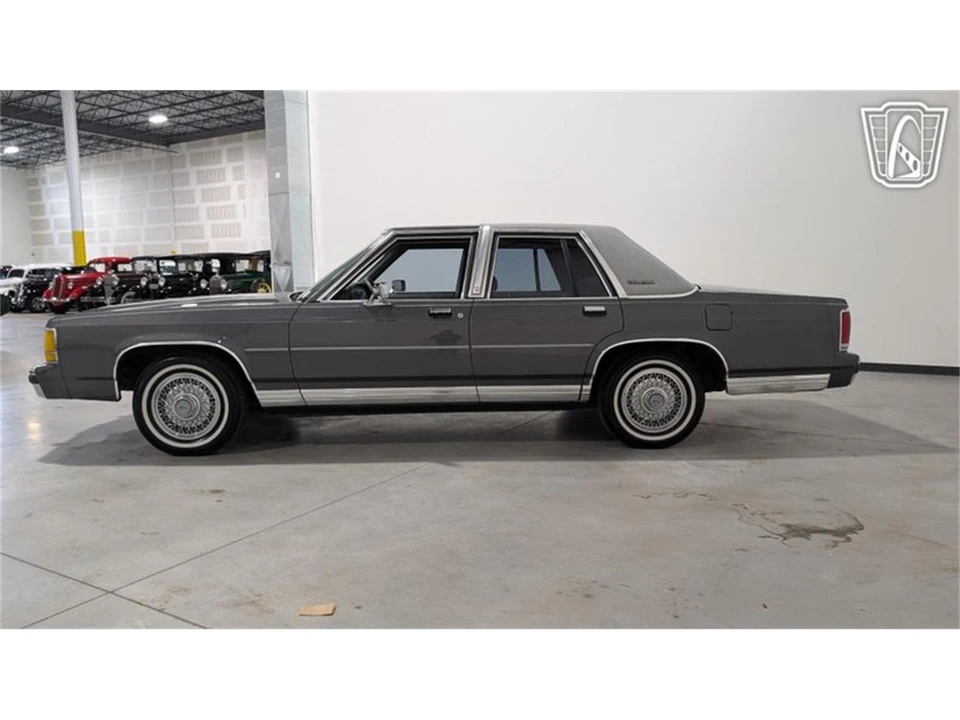 1988 Ford Crown Victoria - Image 6 of 31