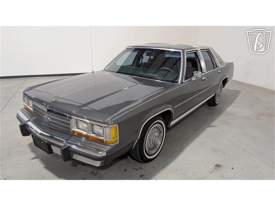 1988 Ford Crown Victoria - Image 2 of 31