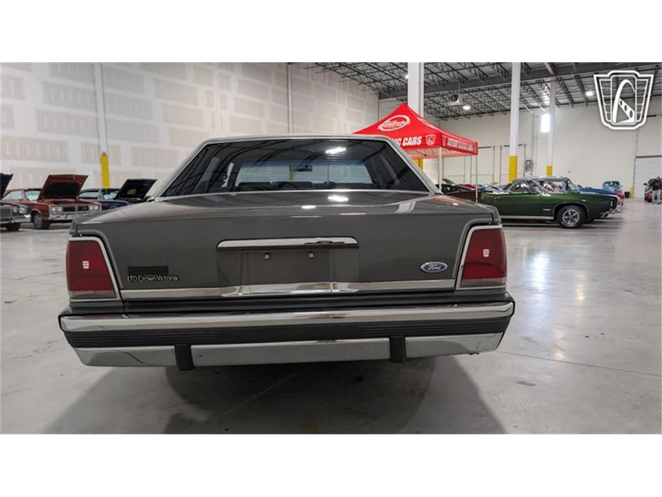 1988 Ford Crown Victoria - Image 12 of 31