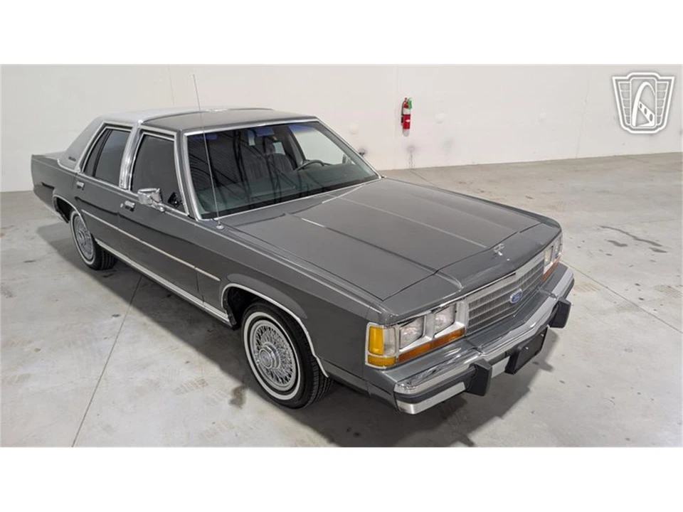 1988 Ford Crown Victoria - Image 20 of 31
