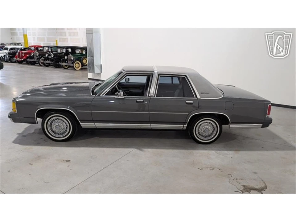 1988 Ford Crown Victoria - Image 5 of 31