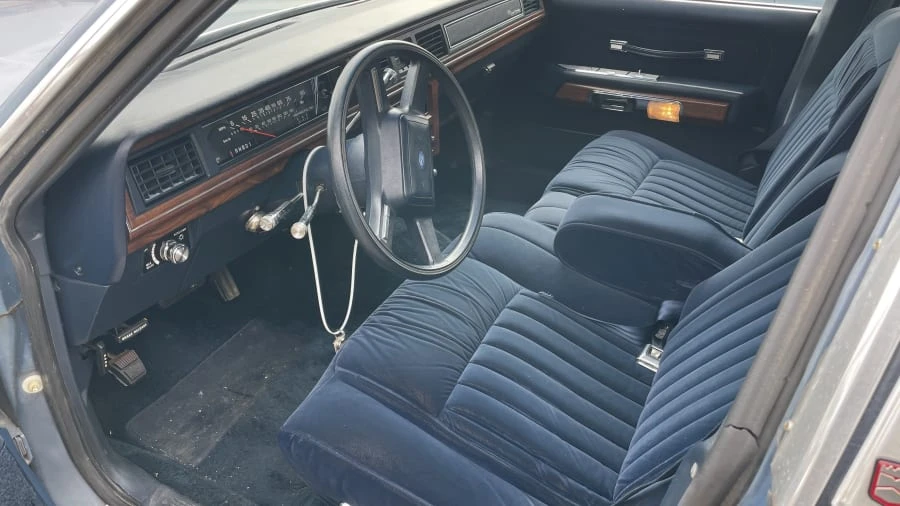1988 Ford Crown Victoria - Image 4 of 5