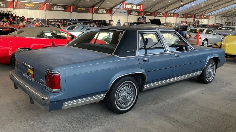 1988 Ford Crown Victoria - Image 4 of 7