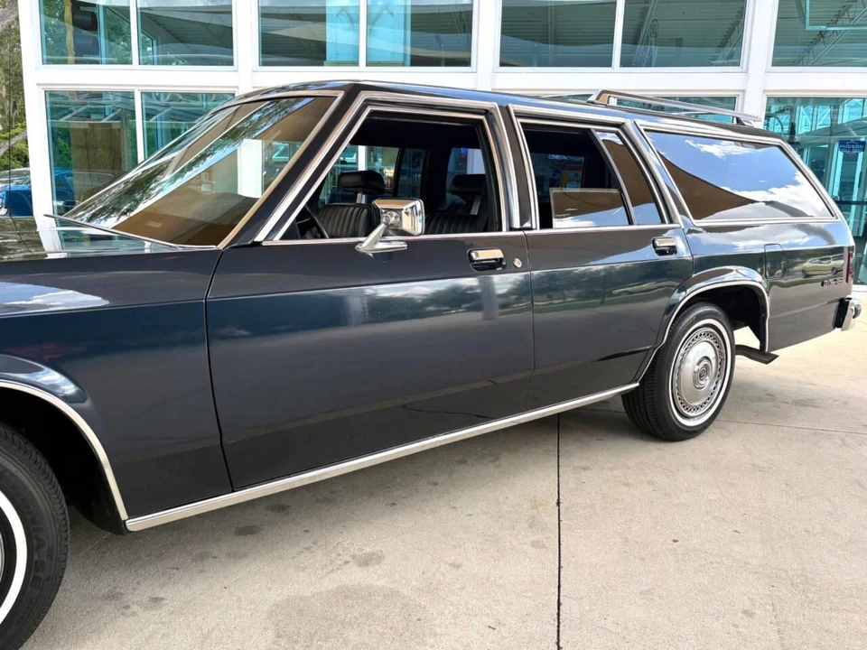 1988 Ford Crown Victoria - Image 13 of 31