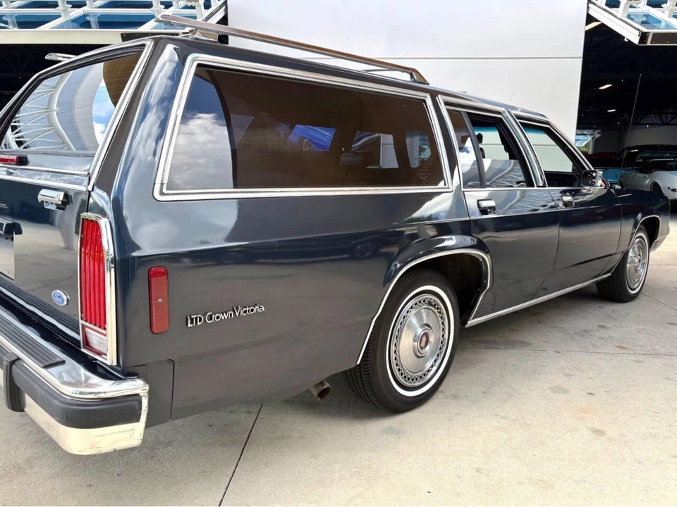 1988 Ford Crown Victoria - Image 16 of 31