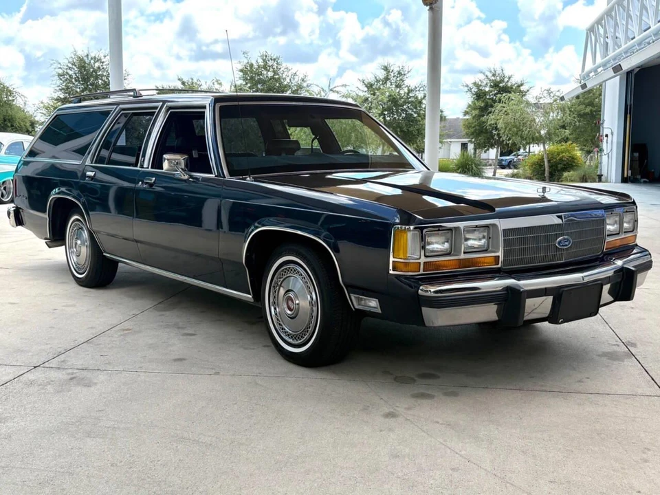 1988 Ford Crown Victoria - Image 4 of 31