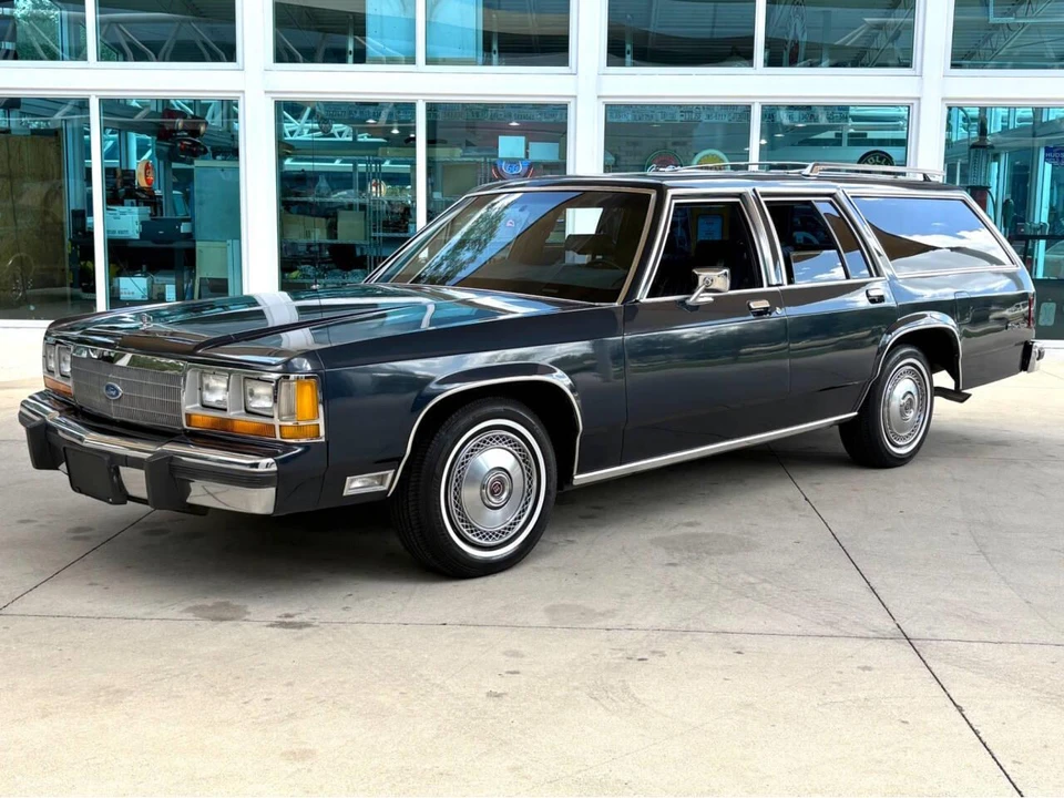 1988 Ford Crown Victoria - Image 11 of 31