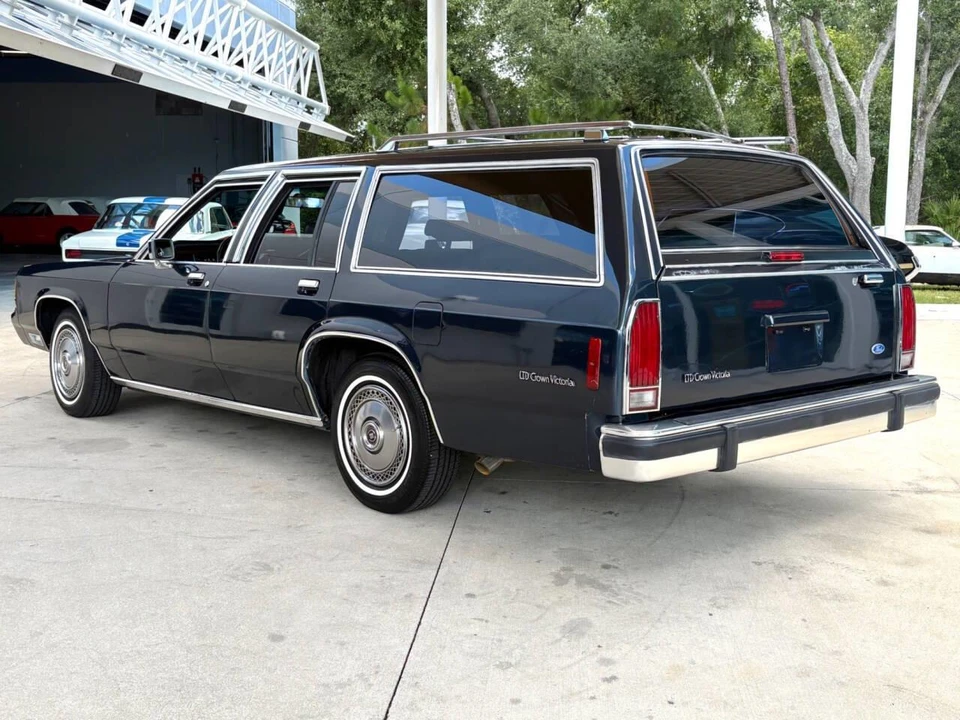 1988 Ford Crown Victoria - Image 9 of 31