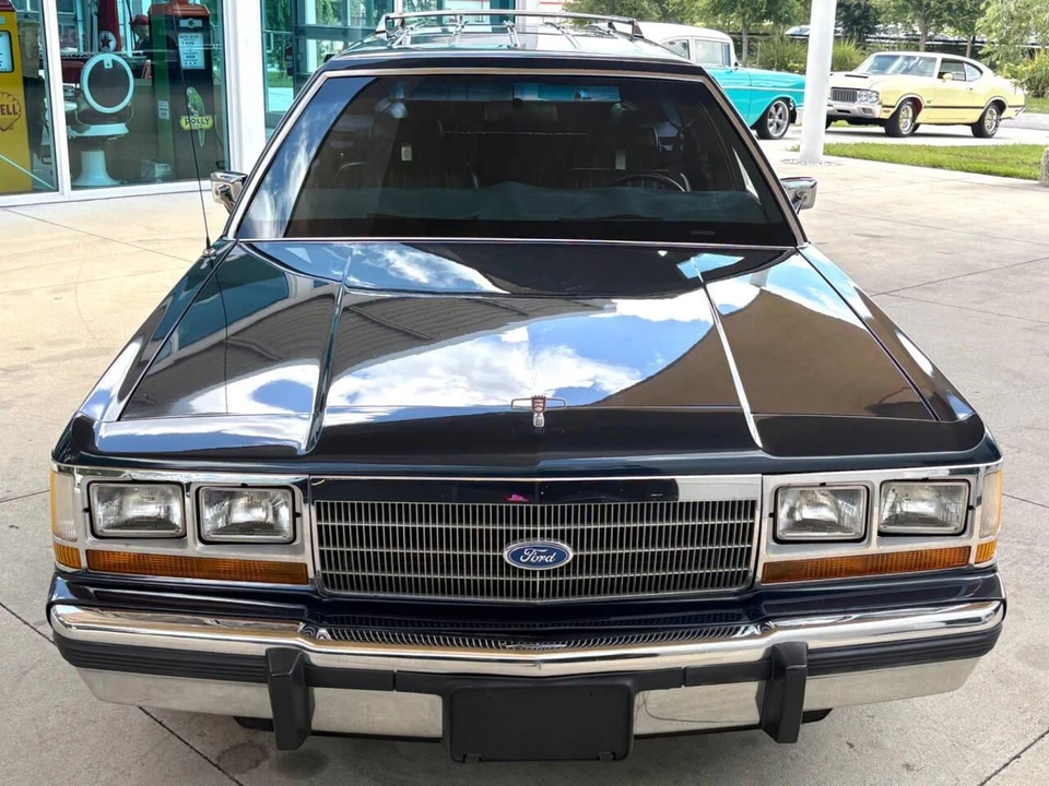 1988 Ford Crown Victoria - Image 3 of 31