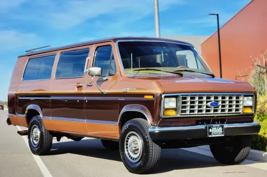 1988 Ford E-350 XLT Super Club Wagon