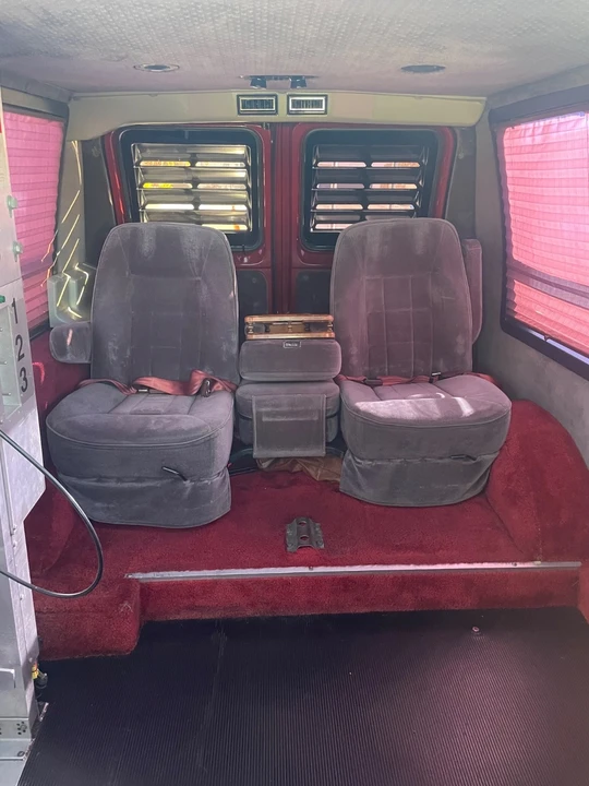 1988 Ford Econoline Van - Image 13 of 16