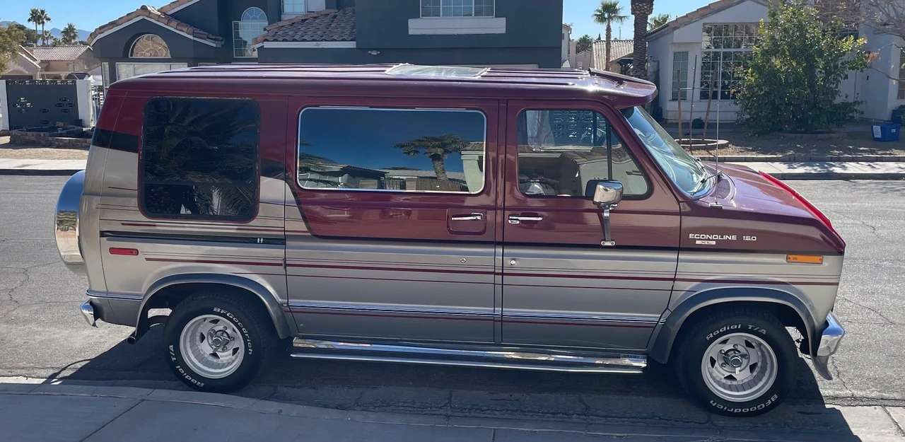 1988 Ford Econoline Van - Image 2 of 16