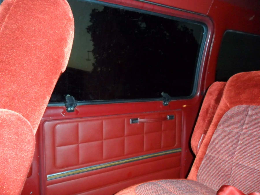 1988 Ford Econoline Van - Image 16 of 24