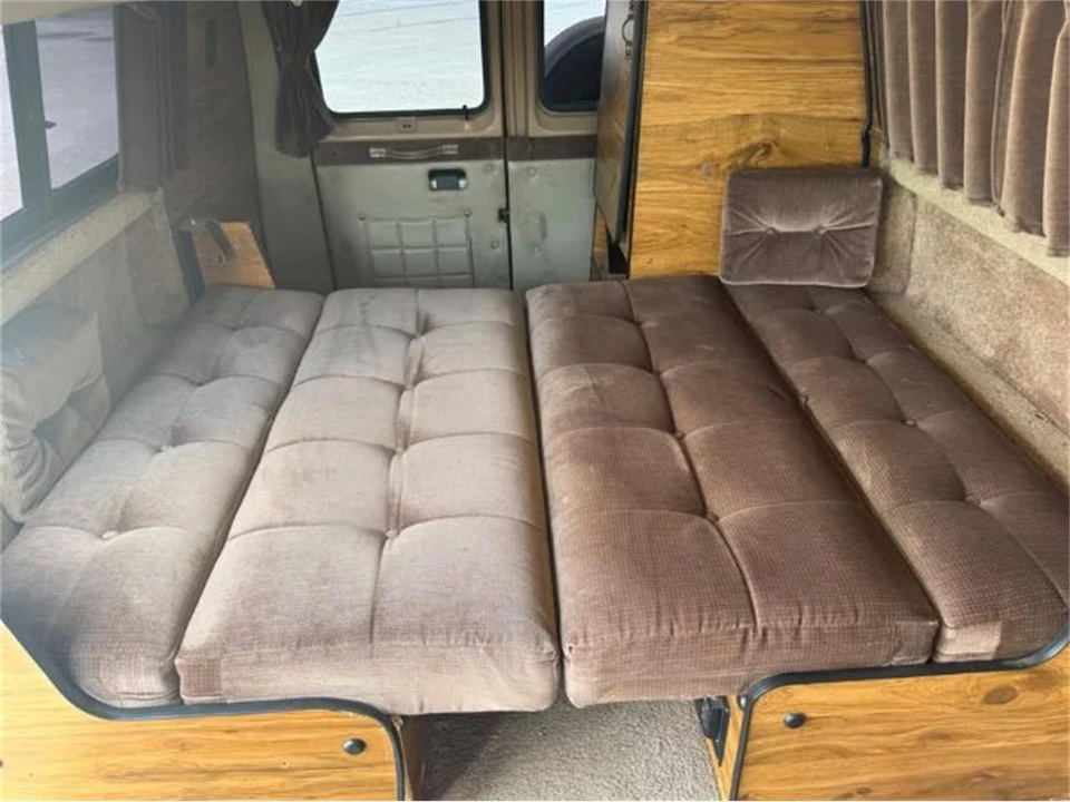1988 Ford Econoline Van - Image 10 of 21