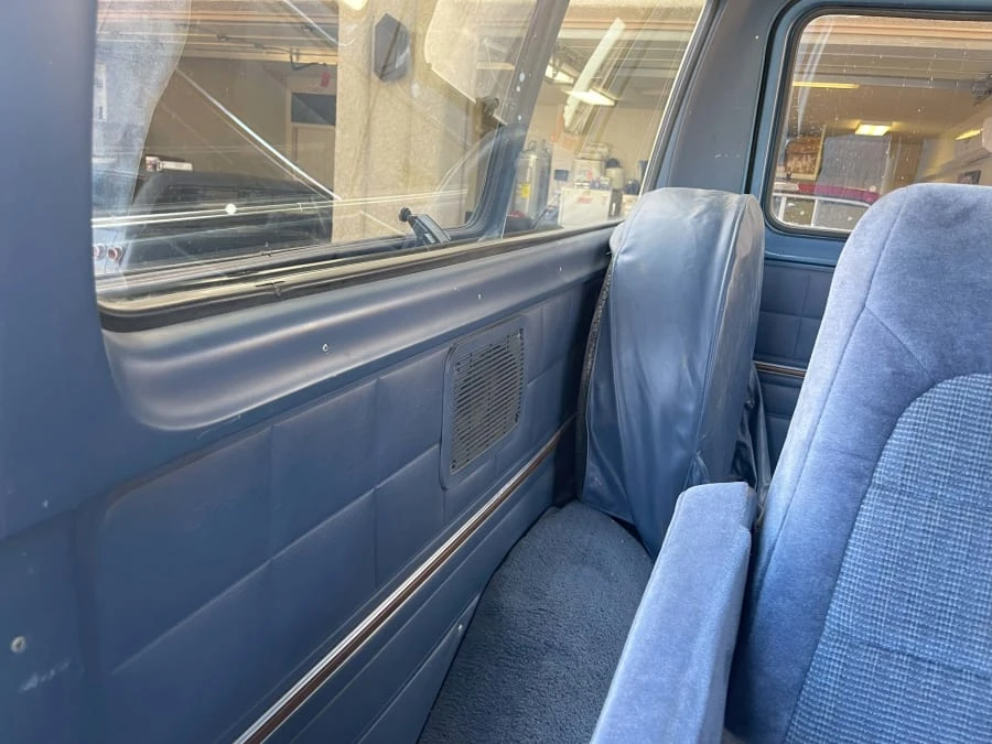 1988 Ford Econoline Van - Image 16 of 23