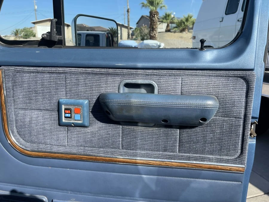 1988 Ford Econoline Van - Image 22 of 23