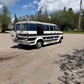 1988 Ford Econoline E150 StarCraft Conversion Van