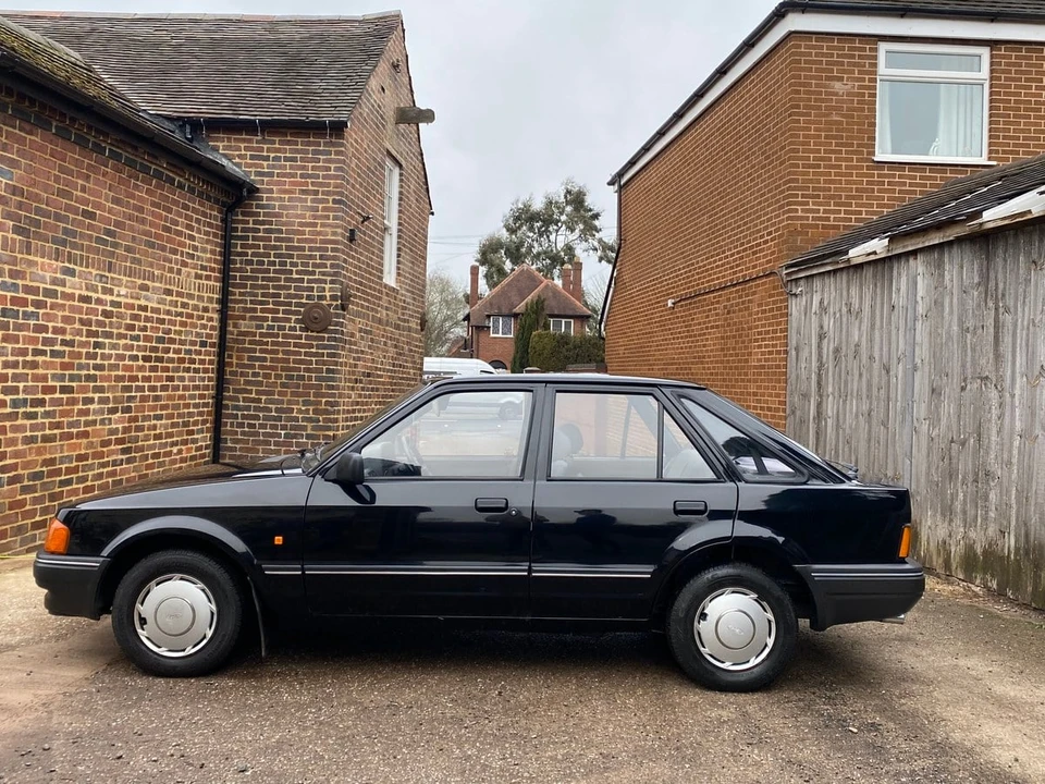1987 Ford Escort - Image 14 of 30