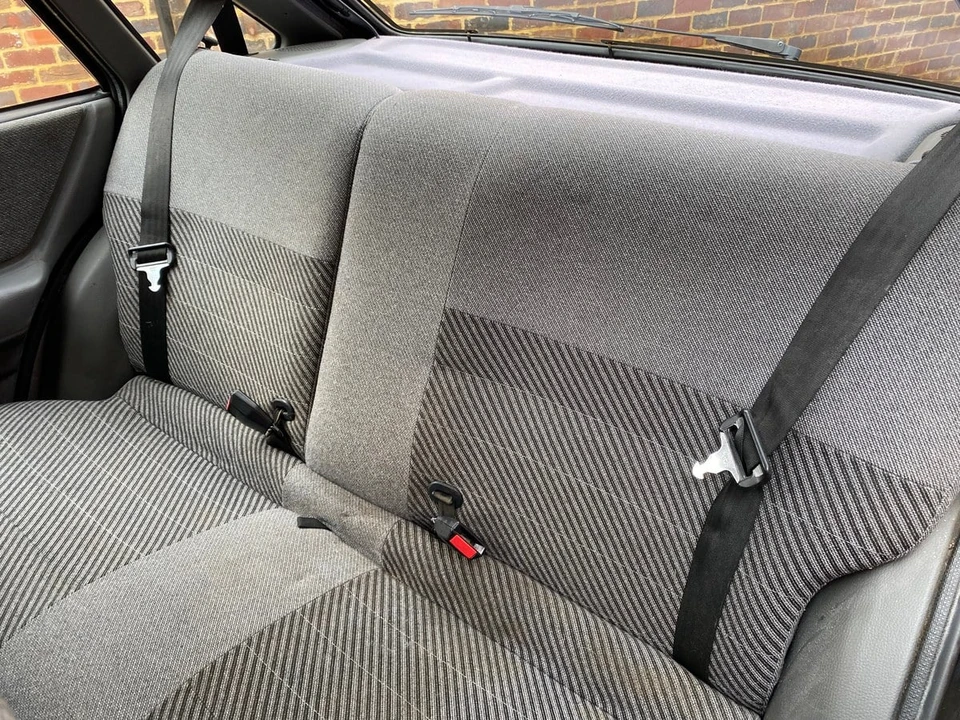 1987 Ford Escort - Image 27 of 30