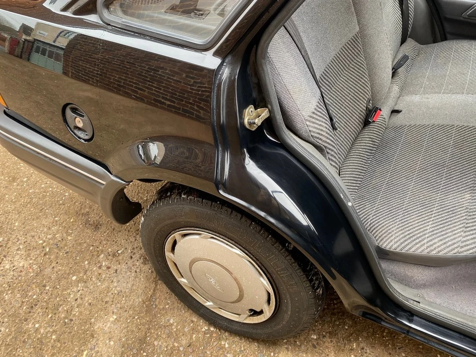 1987 Ford Escort - Image 29 of 30