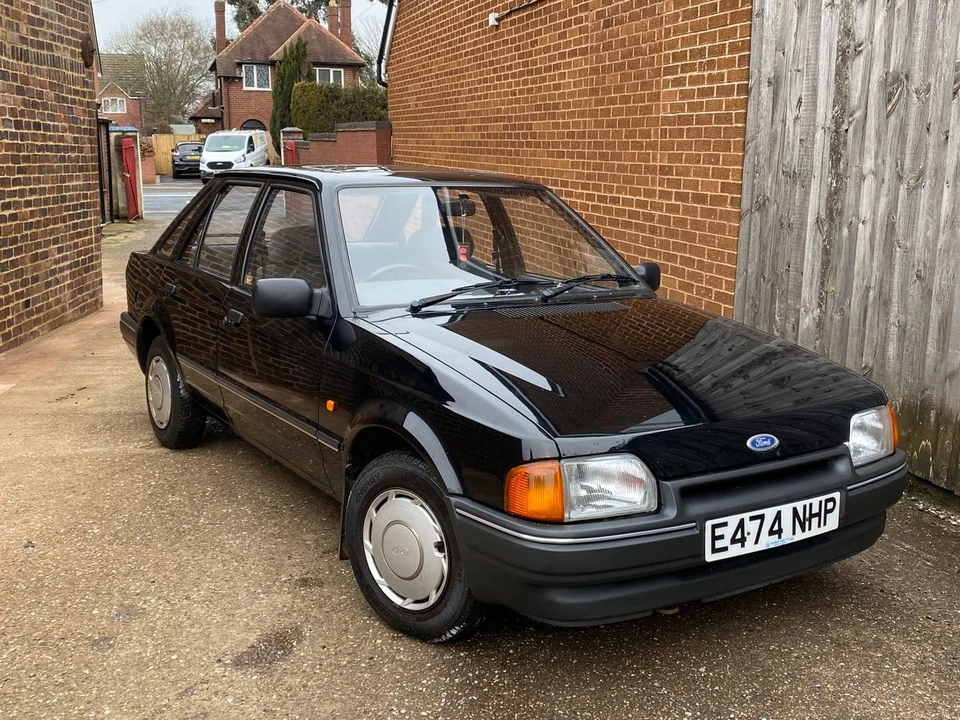 1987 Ford Escort - Image 2 of 30