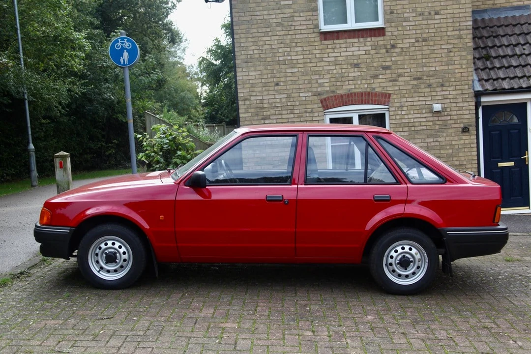 1988 Ford Escort - Image 9 of 30