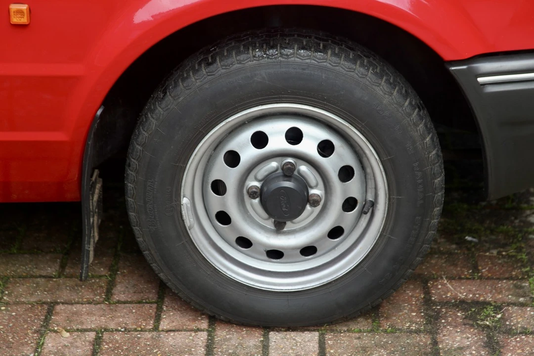 1988 Ford Escort - Image 21 of 30