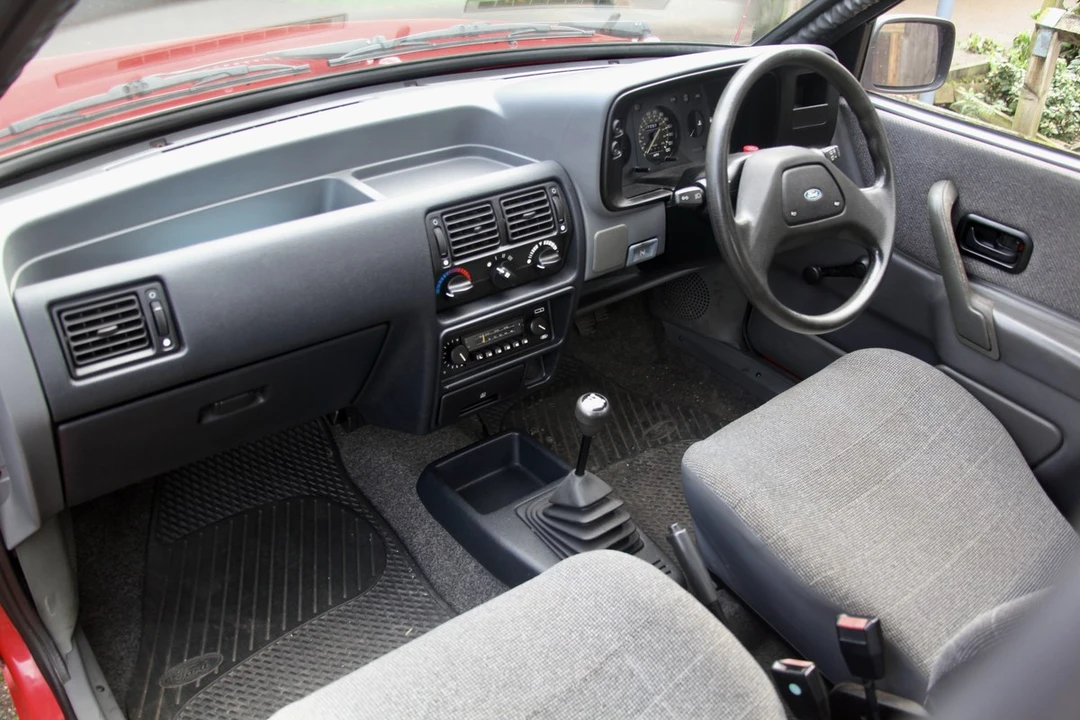 1988 Ford Escort - Image 29 of 30