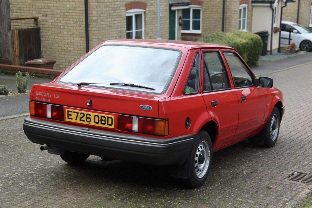 1988 Ford Escort - Image 7 of 30