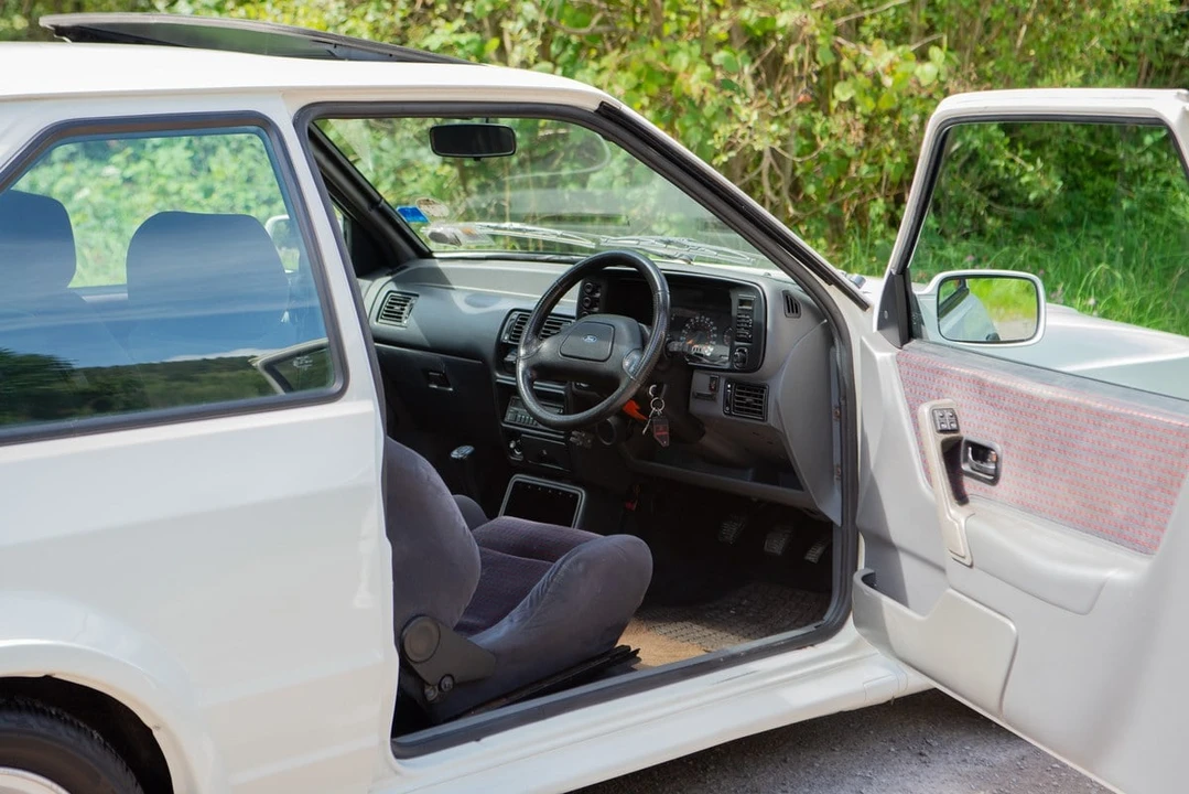 1988 Ford Escort - Image 16 of 30