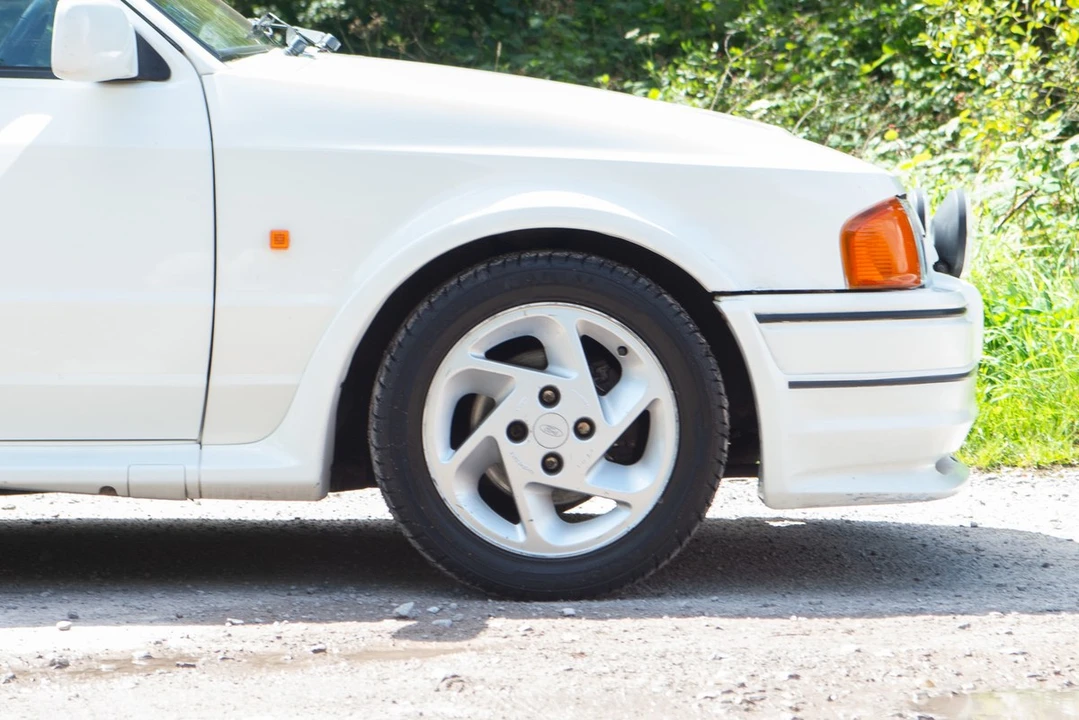 1988 Ford Escort - Image 13 of 30