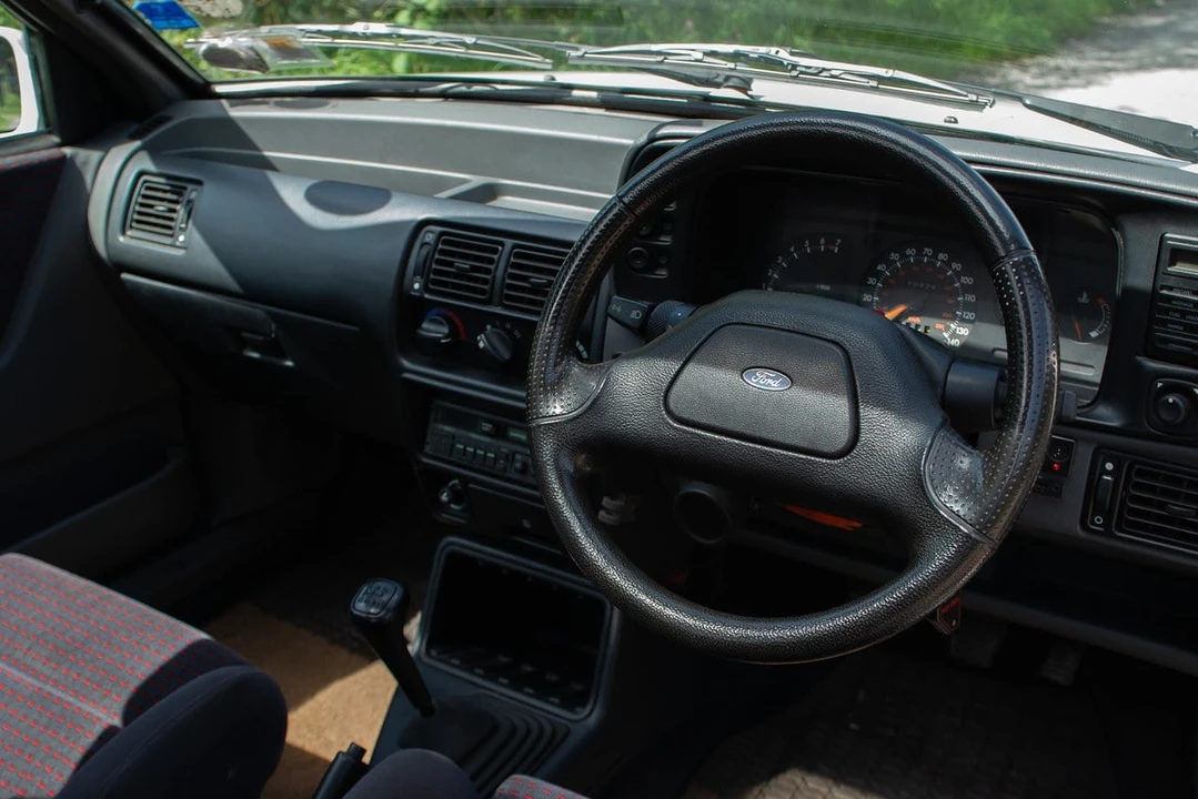 1988 Ford Escort - Image 18 of 30