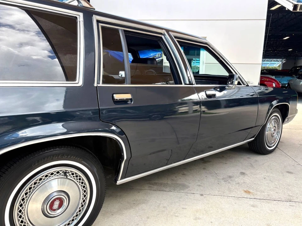 1988 Ford Crown Victoria - Image 17 of 31