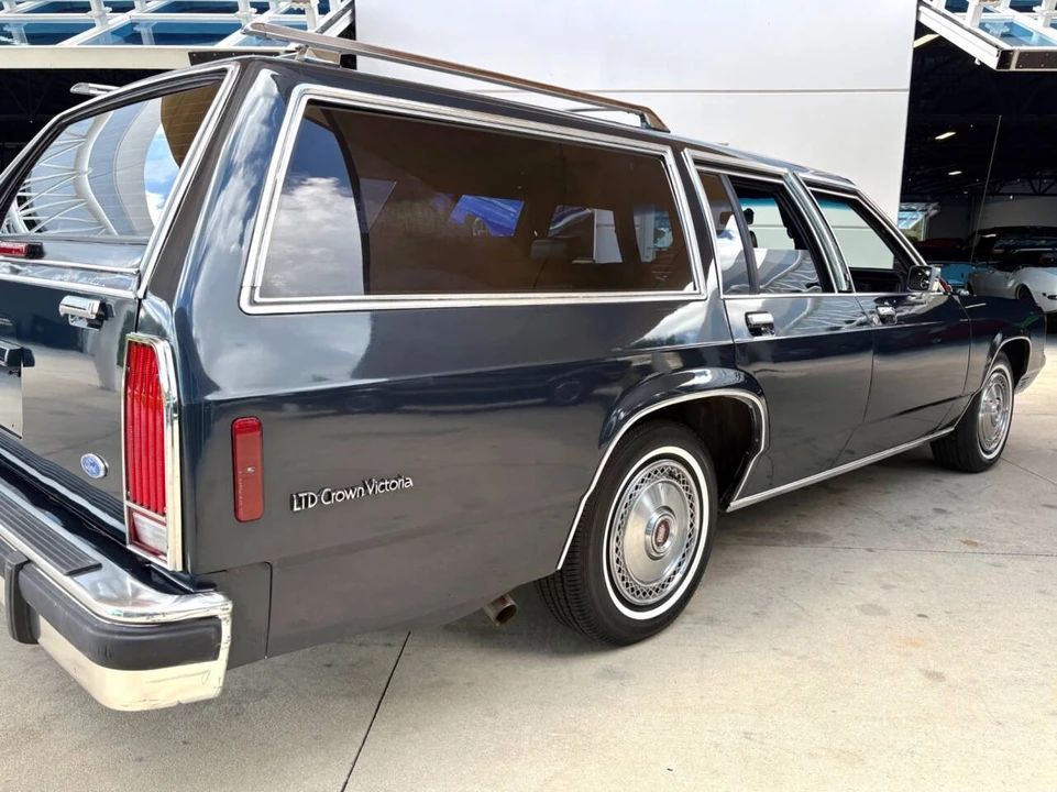 1988 Ford Crown Victoria - Image 16 of 31
